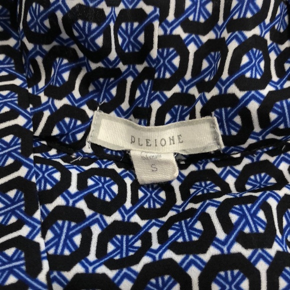 Pleione Blue tank top - Picture 3 of 3